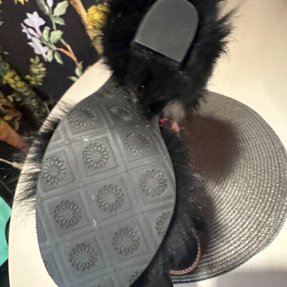 NWOB - UGG Rosa Fluff Heels Black Toscana Lamb Fur Heeled Mules Clogs NWT - US 7 - Picture 4 of 5